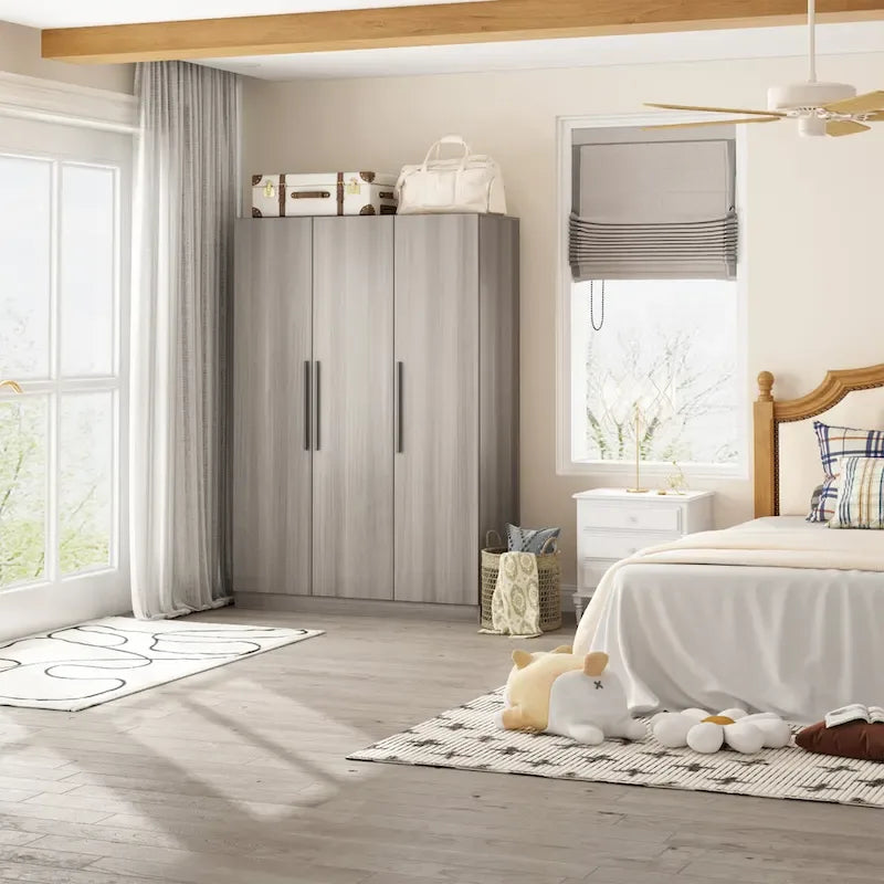 70. H x 47.2 W Armoire-penderie à trois portes en blanc Clo