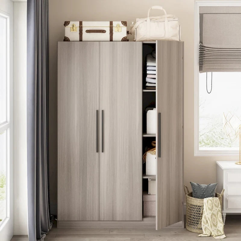 70. H x 47.2 W Armoire-penderie à trois portes en blanc Clo