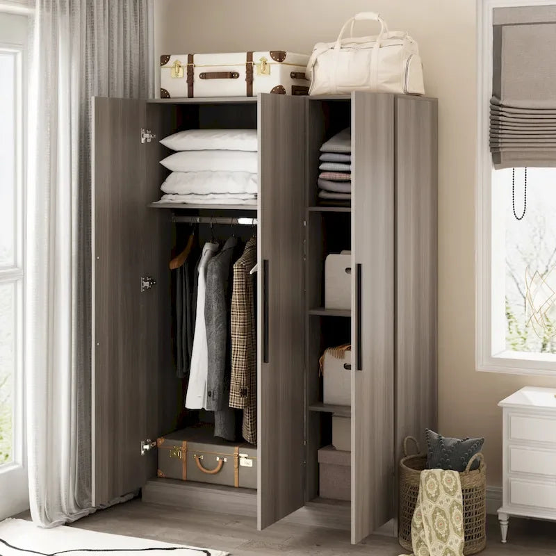 70. H x 47.2 W Armoire-penderie à trois portes en blanc Clo