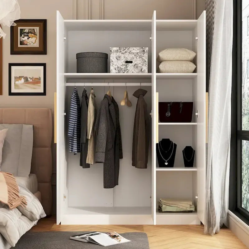 70. H x 47.2 W Armoire-penderie à trois portes en blanc Clo